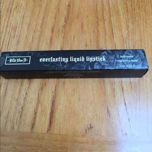 Kat Von D Everlasting Liquid Lipstick in Nahz Fur